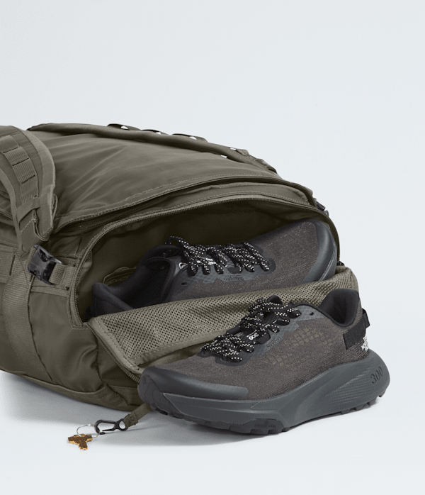 Base-Camp-Voyager-Duffel32L-TNF-ALT2.png