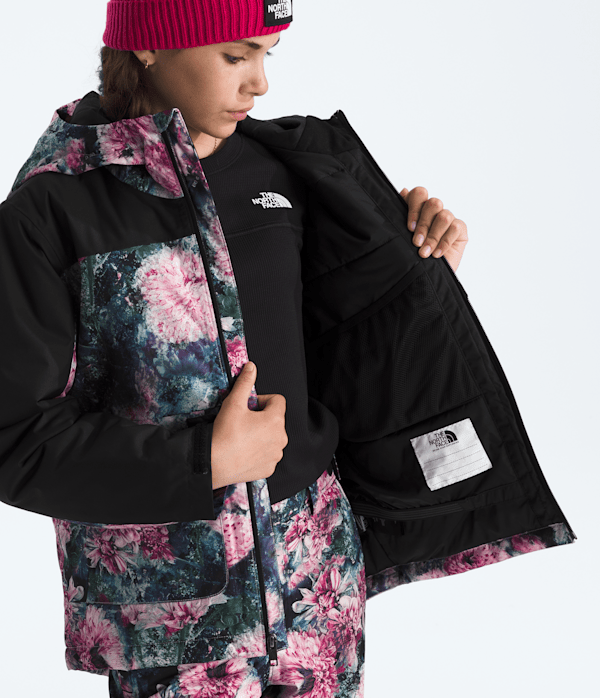 Girls-Freedom-Insulated-JacketPrint-TNF-MODELINT.png