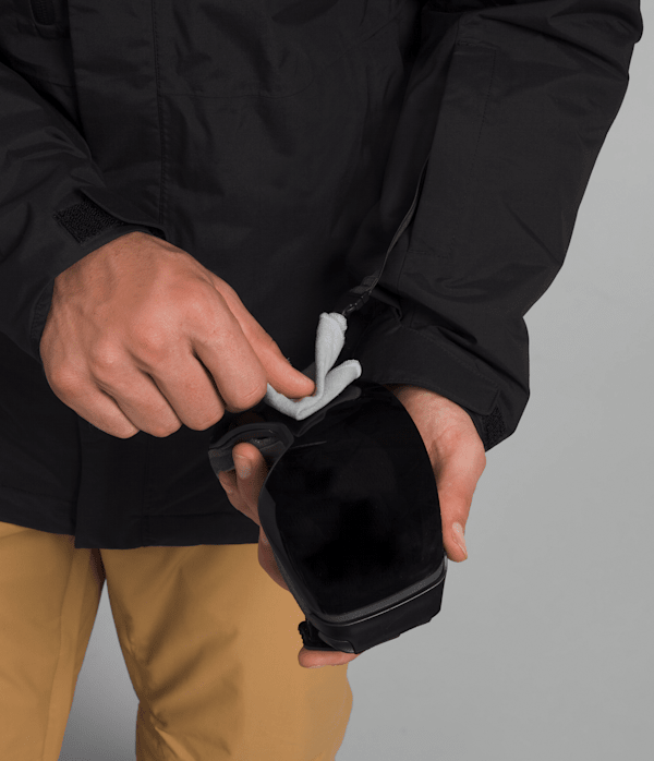 Mens-Freedom-Insulated-Jacket-TNF-ALT1.png