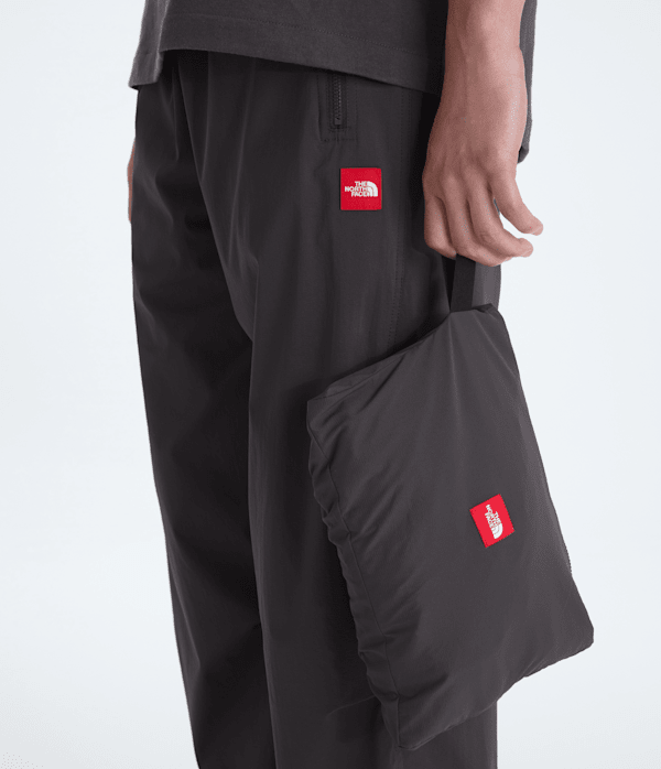 Mens-TNF-Red-Box-Packable-Hooded-Wind-Jacket-TNF-MODELALT6.png