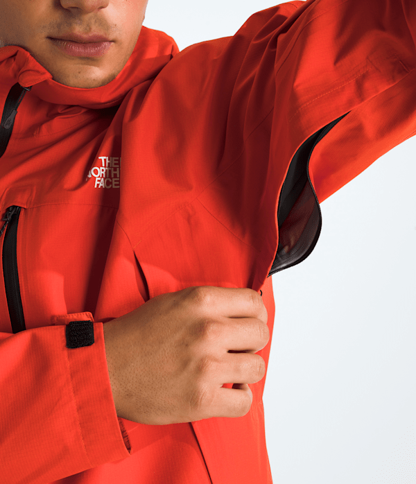 Mens-Valley-View-Jacket-TNF-MODELALT2.png
