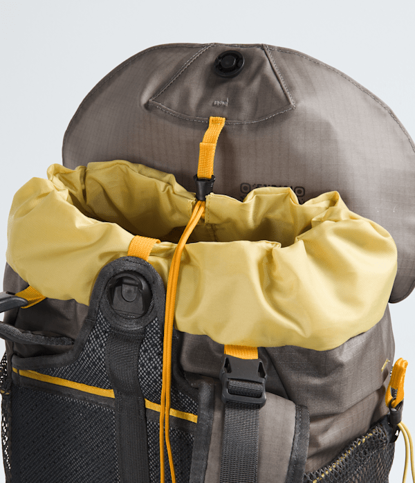 Universal-Daypack-TNF-ALT2.png