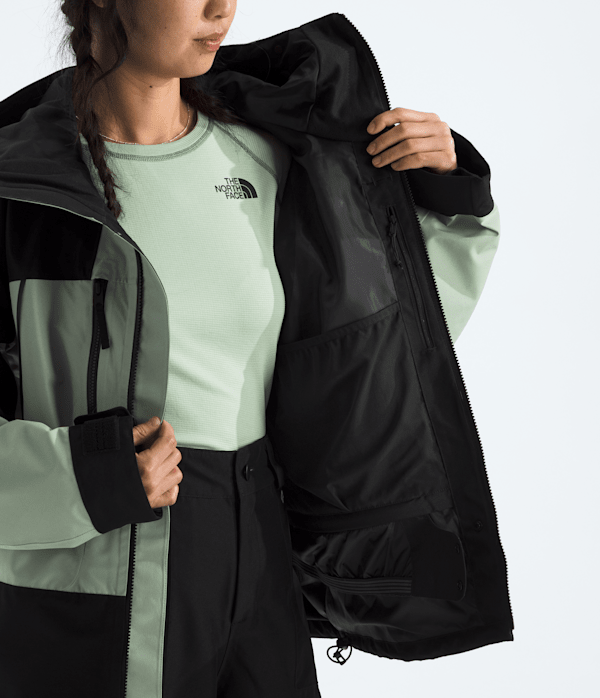 Womens-GORETEX-Hex-Jacket-TNF-MODELINT.png