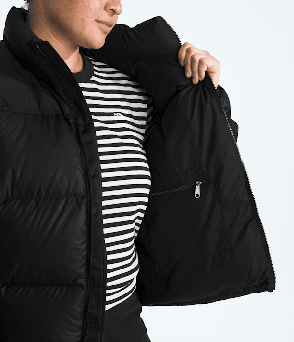 Womens-Plus-1996-Retro-Nuptse-Jacket-TNF-MODELINT.png