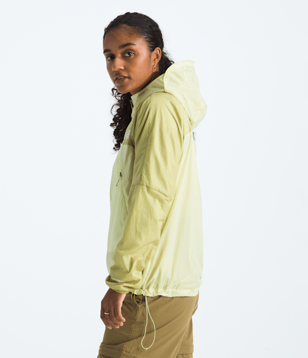 Womens-Ridgelite-FUTUREFLEECE-Wind-Jacket-TNF-MODEL34.png