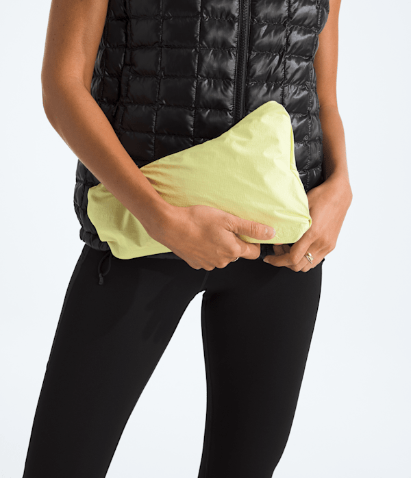 Womens-Ridgelite-Waterproof-Jacket-TNF-MODELALT6.png