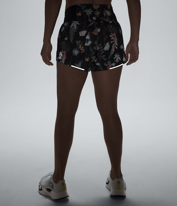Womens-Summit-Series-Pacesetter-3-ShortsPrint-TNF-MODELALT3.png