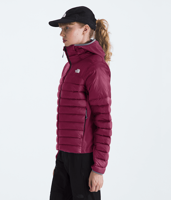 Womens-Terra-Peak-Hybrid-Hoodie-TNF-MODEL34.png