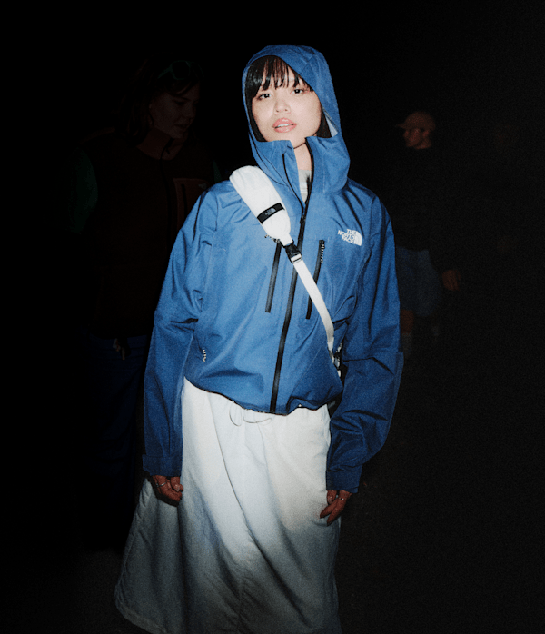 Womens-Valley-View-Jacket-TNF-HERO.png