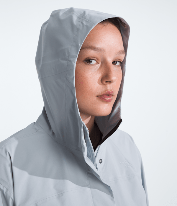 Womens-Voyage-Rain-3L-Hooded-Parka-TNF-MODELHOOD2.png